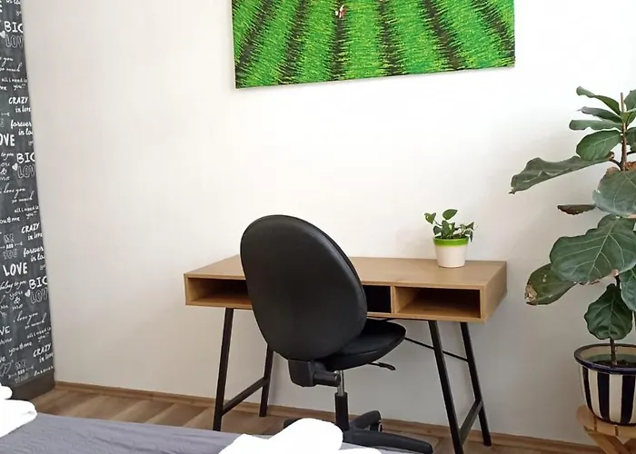 Daire Comfortable 2-room For Rest & Work P-berg Berlin