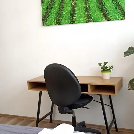 아파트 Comfortable 2-room For Rest & Work P-berg 베를린