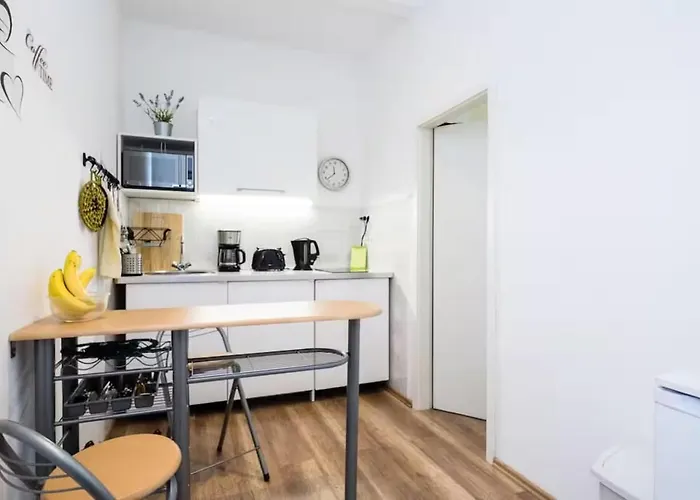 Comfortable 2-room For Rest & Work P-berg شقة